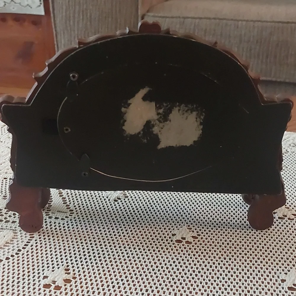 Victorian Style Loveseat Sofa Unique Picture Frame Holder